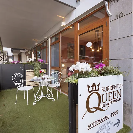 Queen 4*