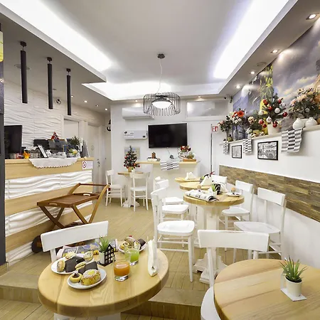 住宿加早餐酒店 Queen 4*