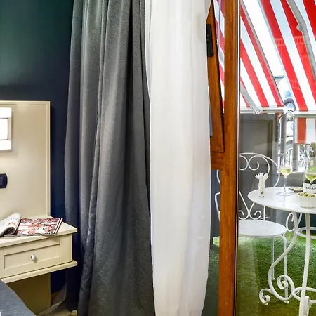 Couette-café Queen 4*