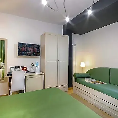 Queen Bed and Breakfast 4*