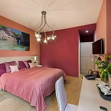 Bed and Breakfast Queen 4*