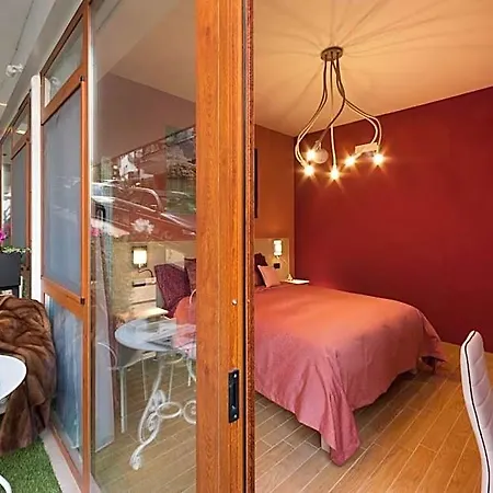 Queen Bed and Breakfast 4*