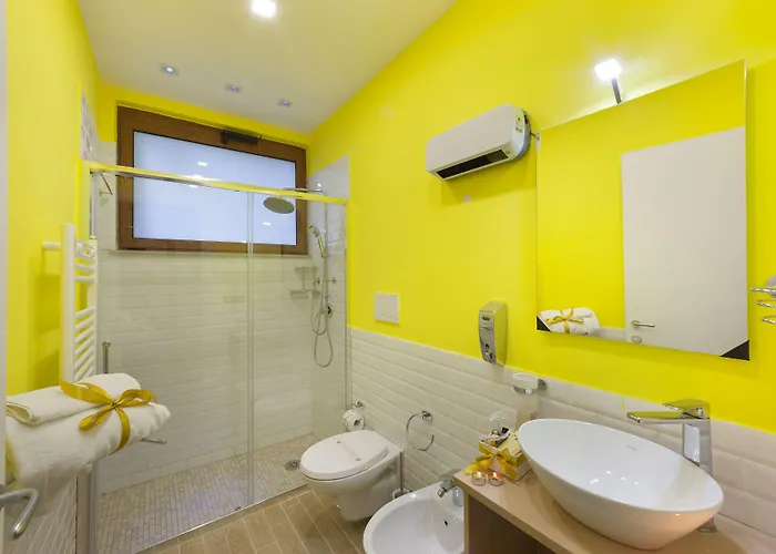 Queen Bed & Breakfast