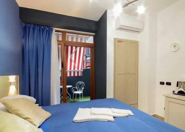 Queen Bed & Breakfast